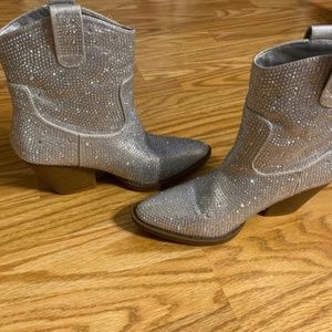 Women's boots